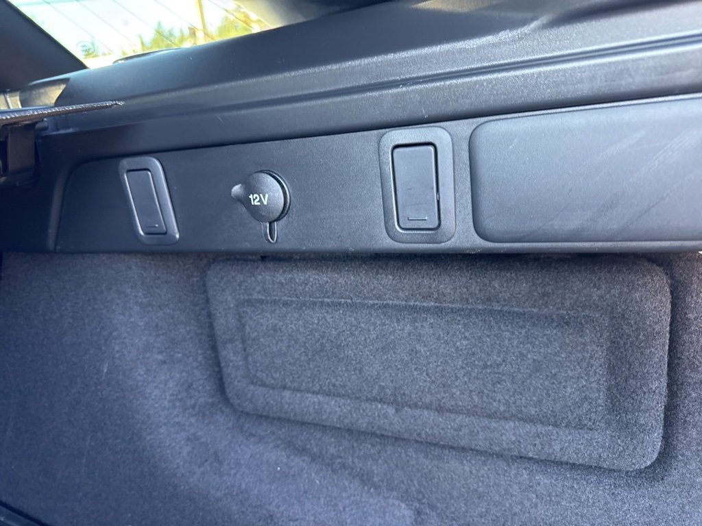 Used 2019 Land Rover Range Rover Velar R-Dynamic SE image 13