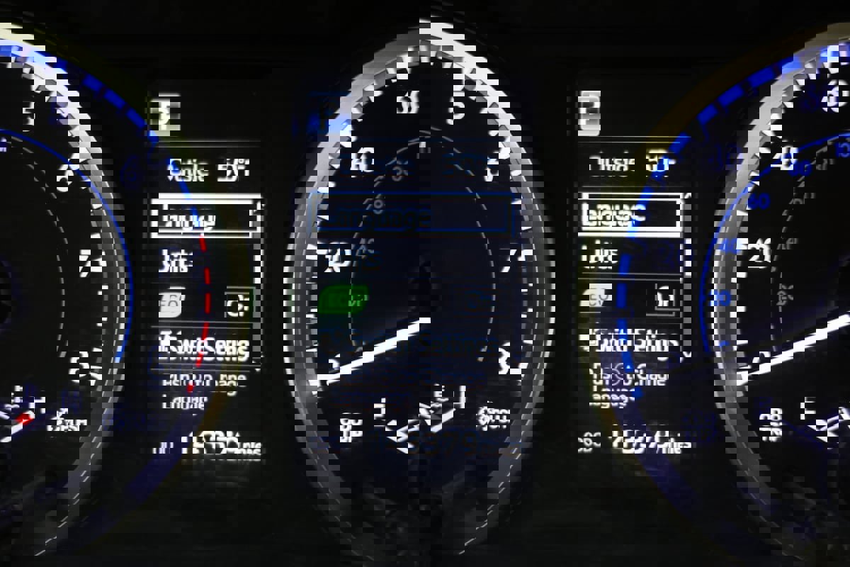 Used 2017 Toyota Highlander Plus image 11