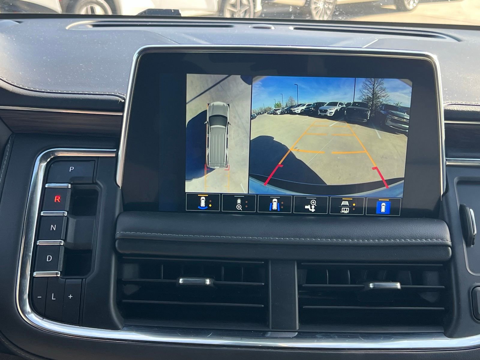 Used 2022 Chevrolet Tahoe LT w/ Luxury Package image 36