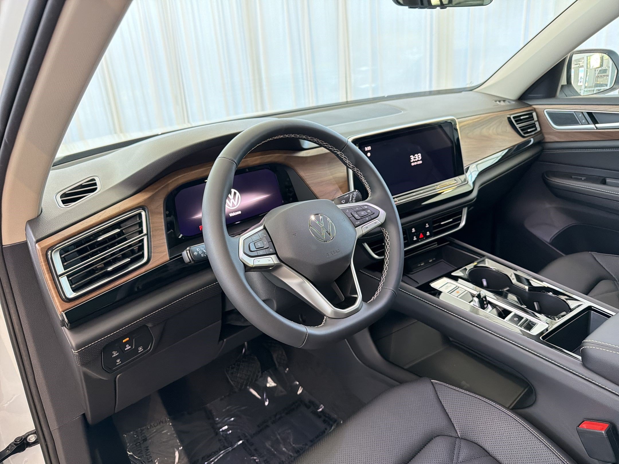 New 2026 Volkswagen Atlas SE FWD image 4