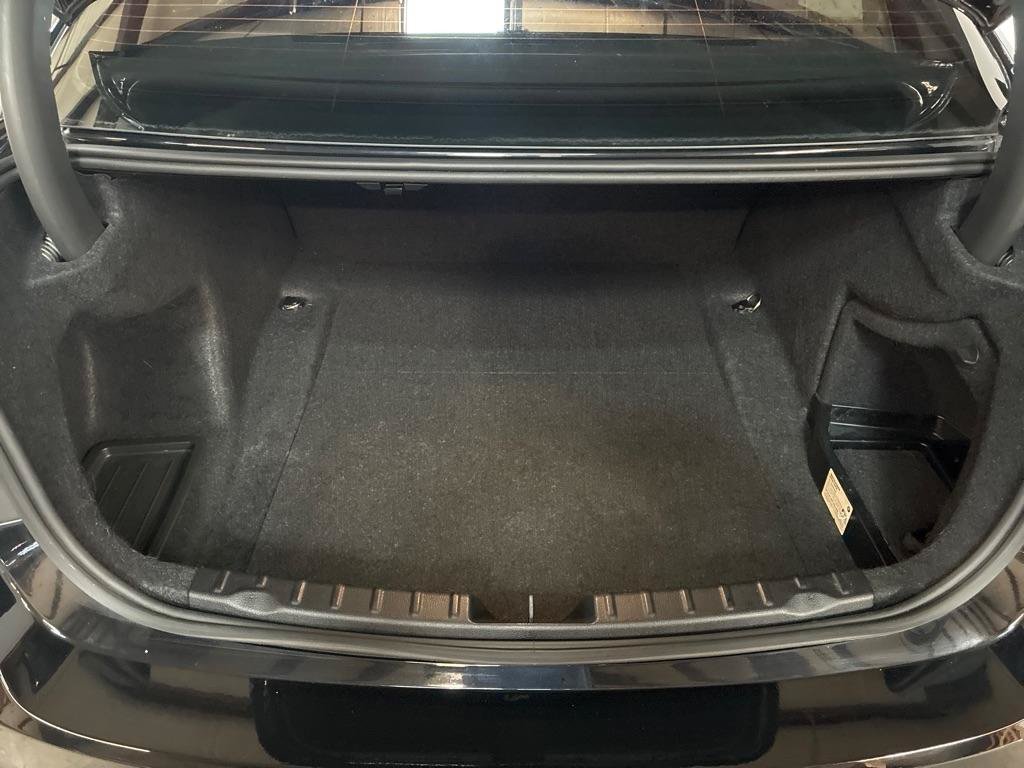 Used 2018 BMW 320i Sedan RWD image 23