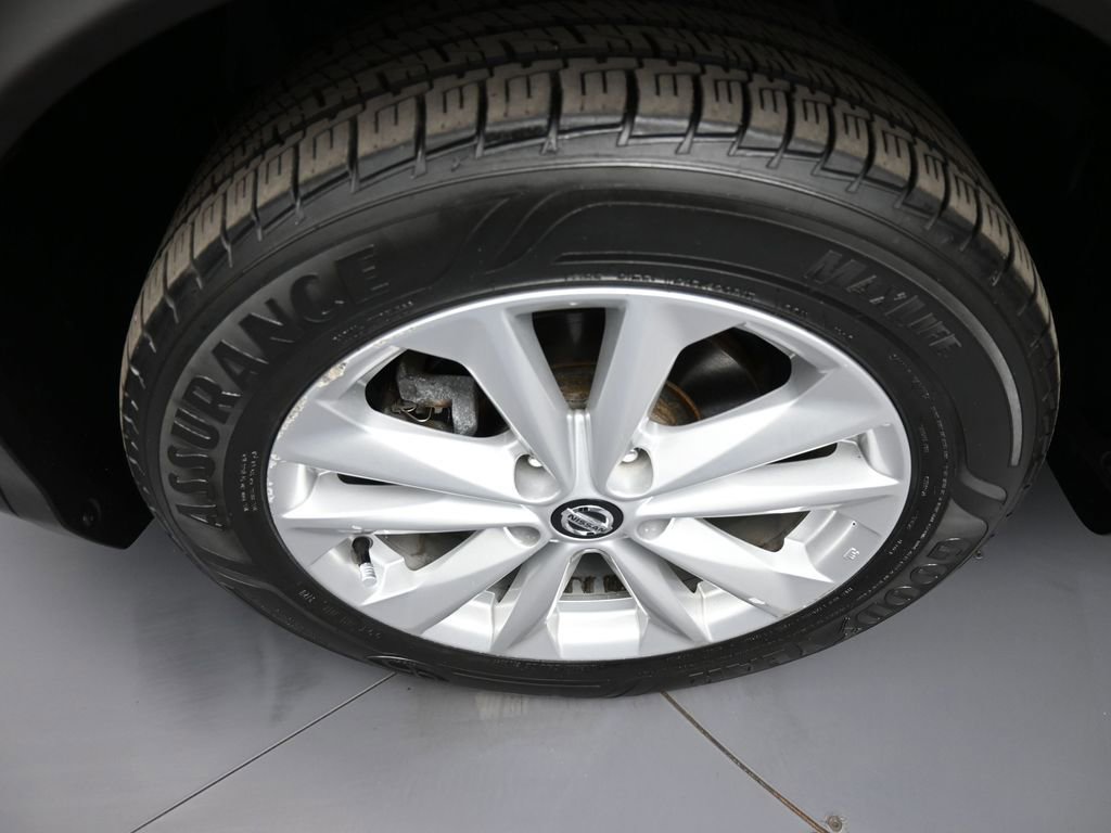 Used 2019 Nissan Rogue Sport S w/ Appearance Package FWD image 14