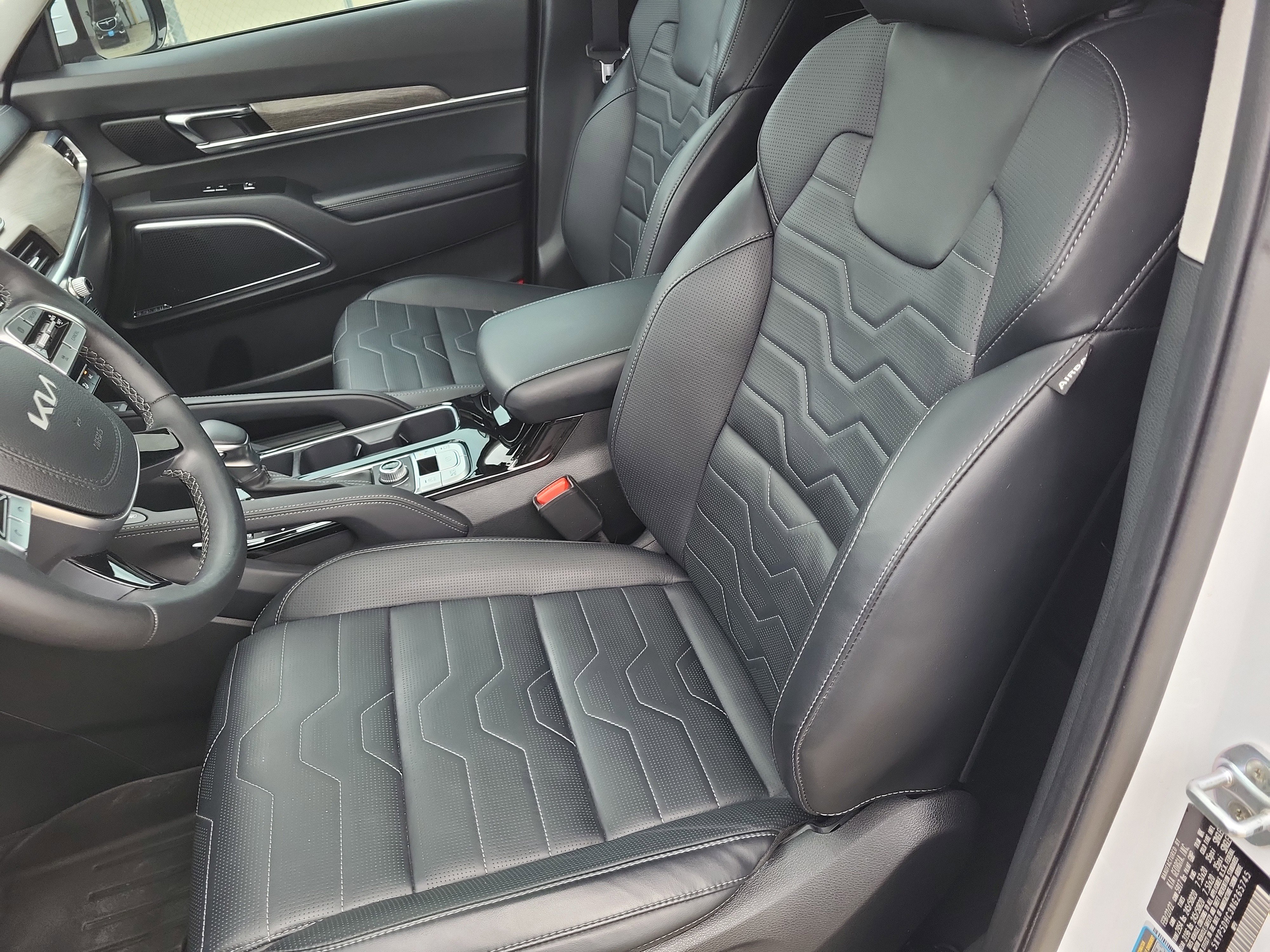 Used 2022 Kia Telluride SX w/ SX Prestige Package image 16