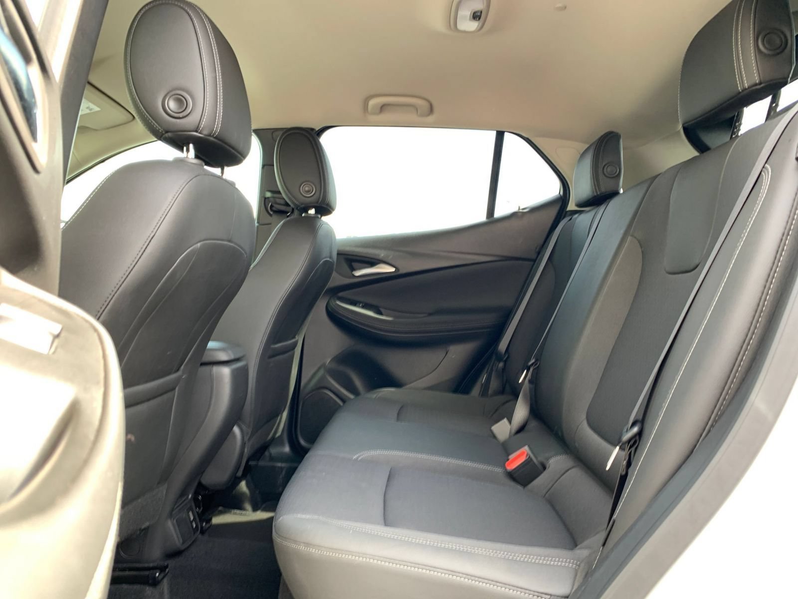 Used 2025 Buick Encore GX Preferred AWD/4WD image 24