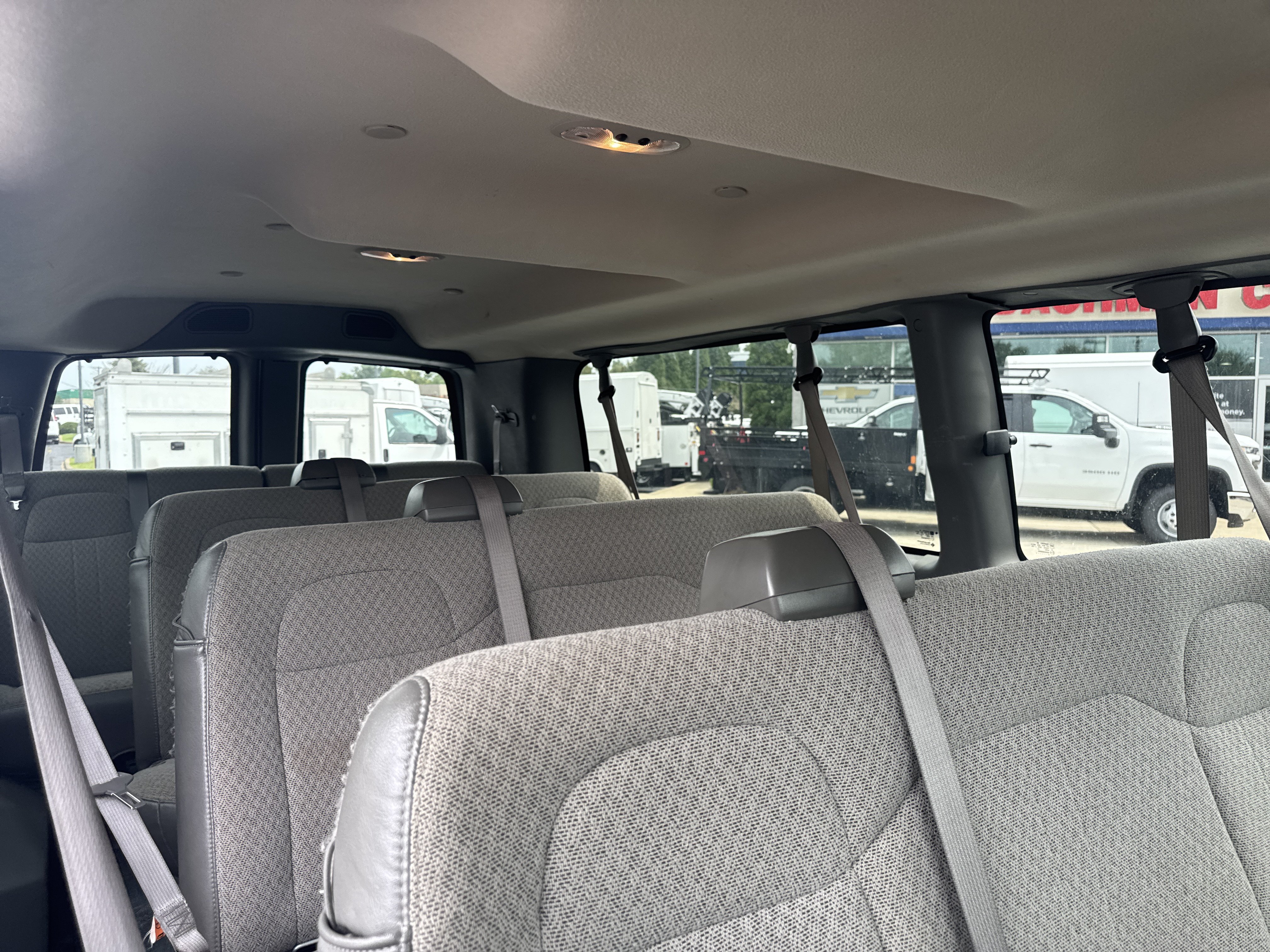 Used 2025 Chevrolet Express 3500 LT w/ LT Preferred Equipment Group RWD image 4