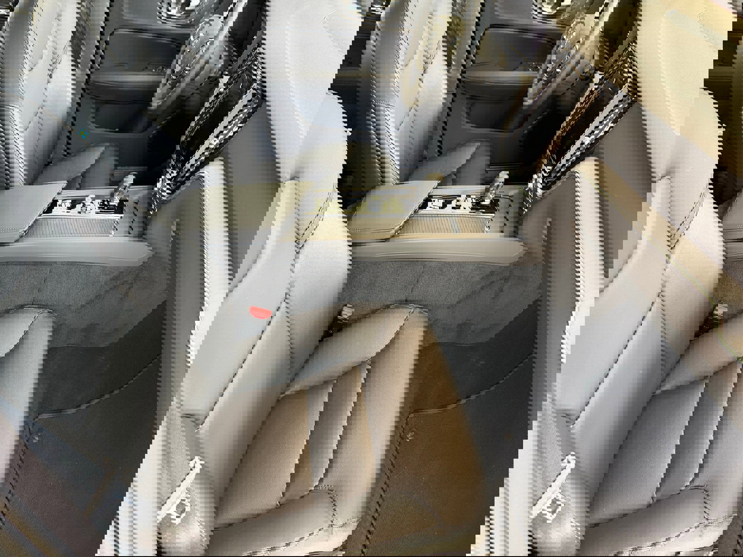 Certified 2025 Volvo S60 B5 Core w/ Climate Package image 22