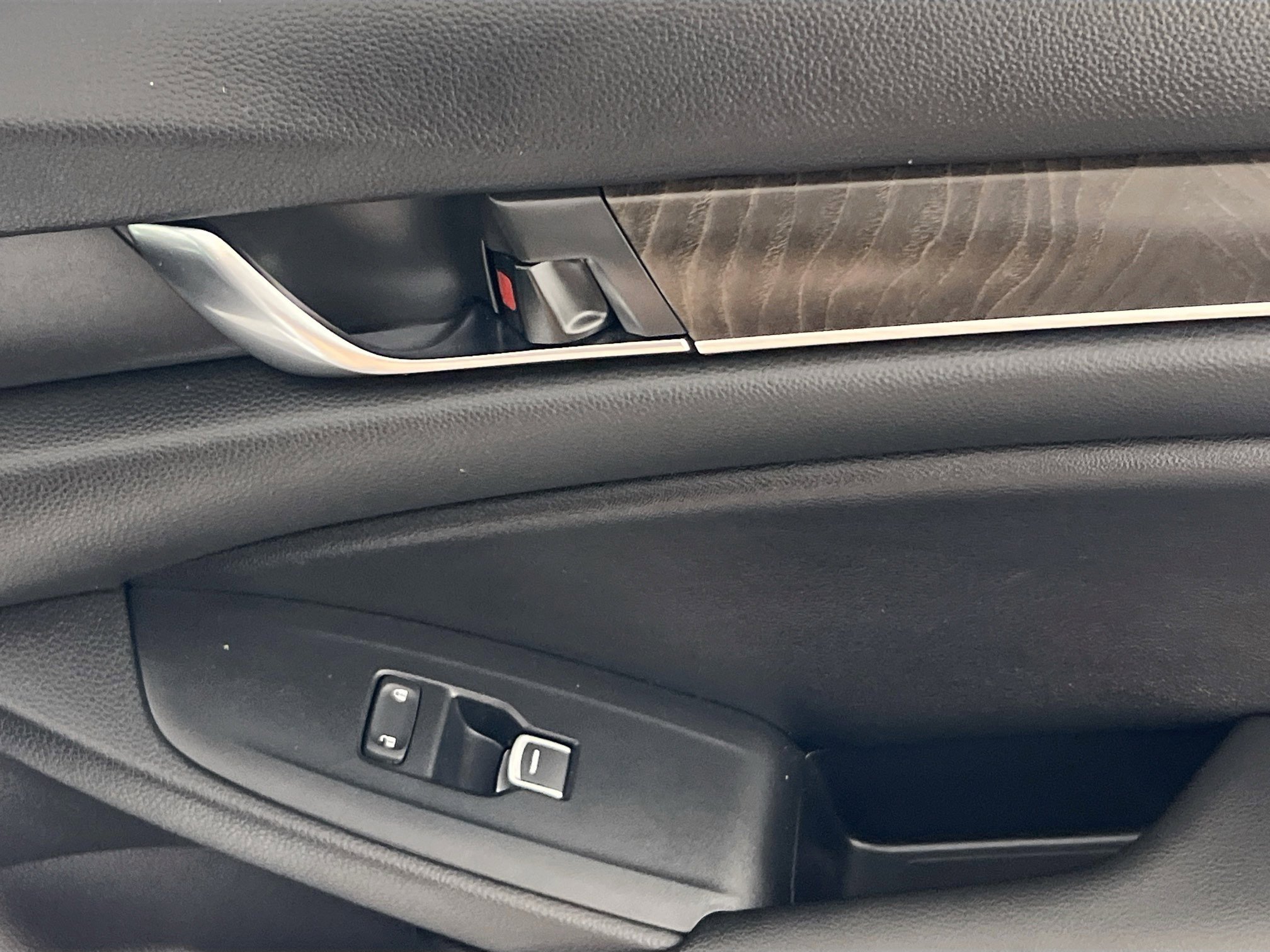 Used 2020 Honda Accord EX image 32