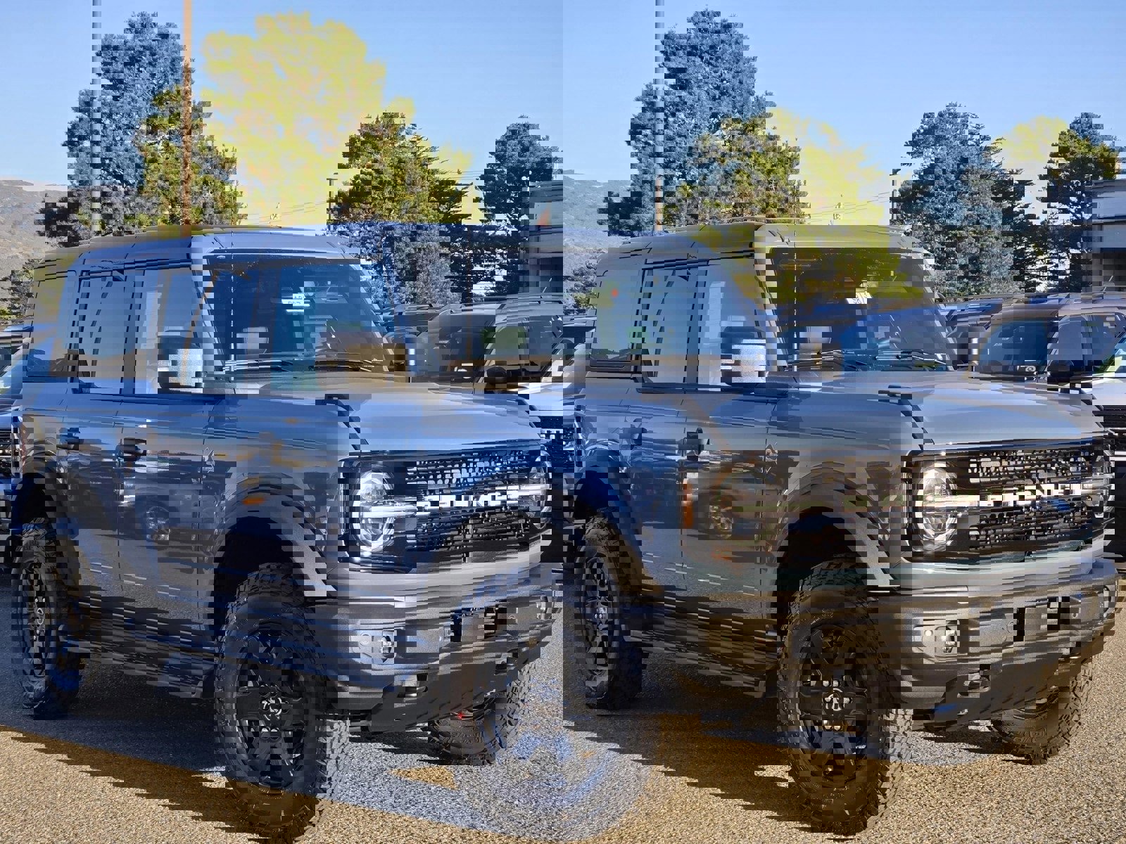 New 2025 Ford Bronco Outer Banks image 2