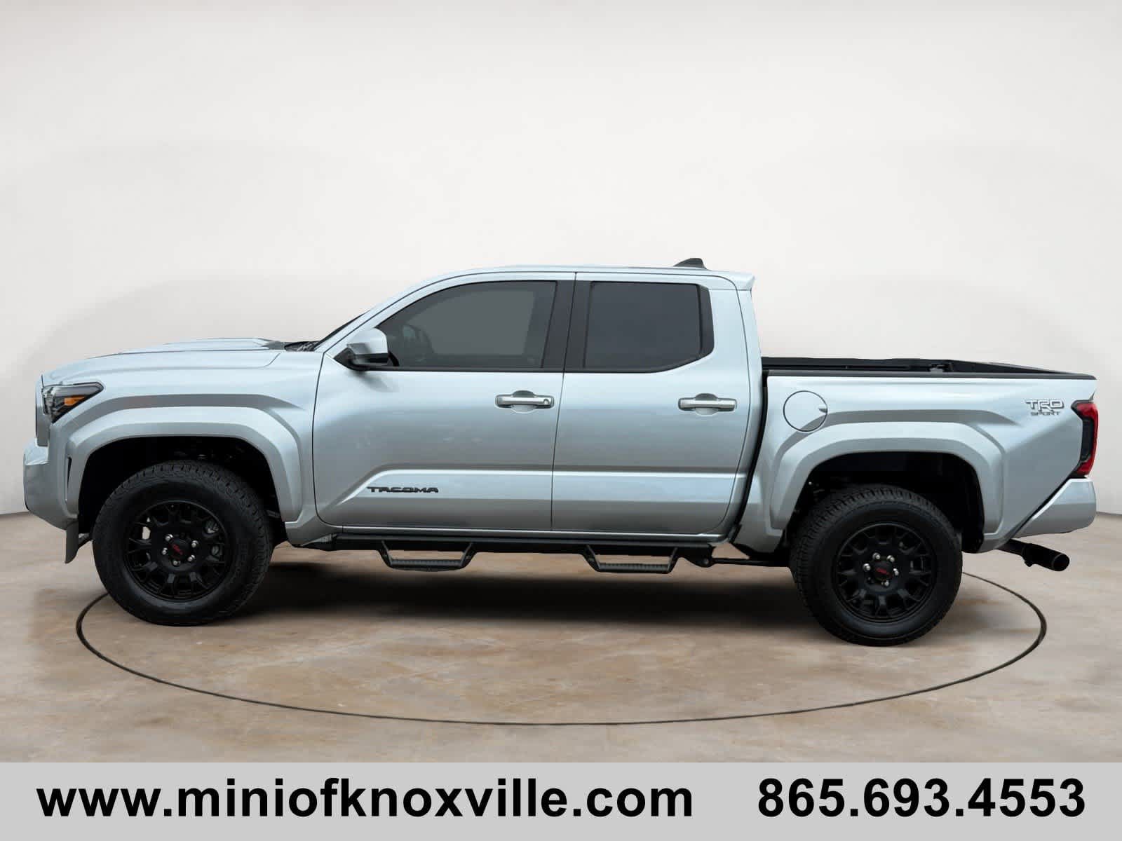Used 2024 Toyota Tacoma TRD Sport AWD/4WD image 6
