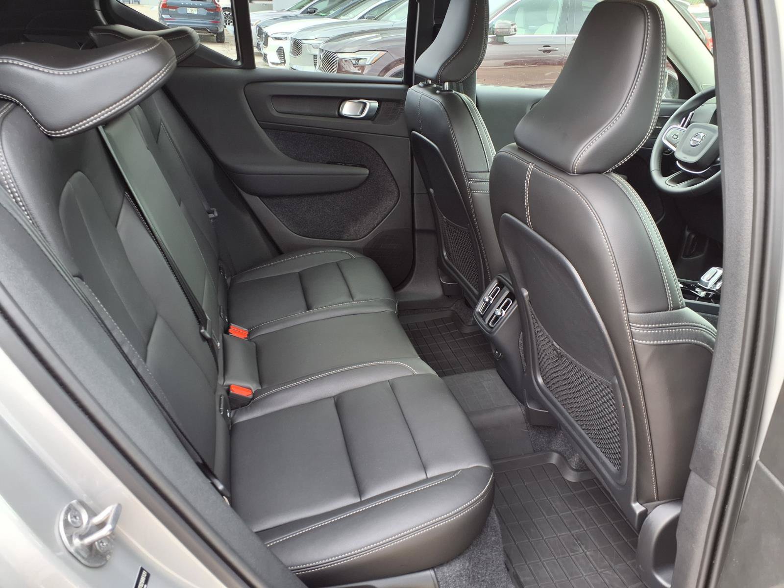 Certified 2025 Volvo XC40 B5 Ultra AWD/4WD image 15