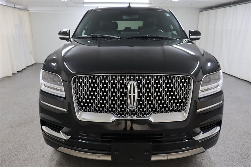 Used 2018 Lincoln Navigator L Select AWD/4WD image 2