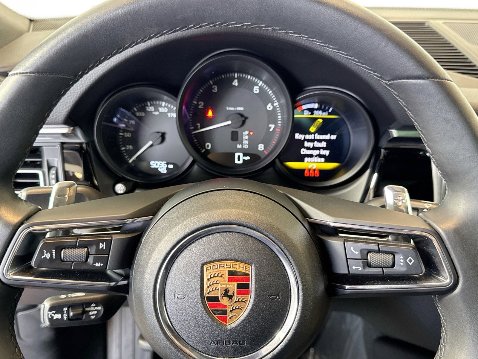 Used 2025 Porsche Macan w/ Premium Package Plus image 13