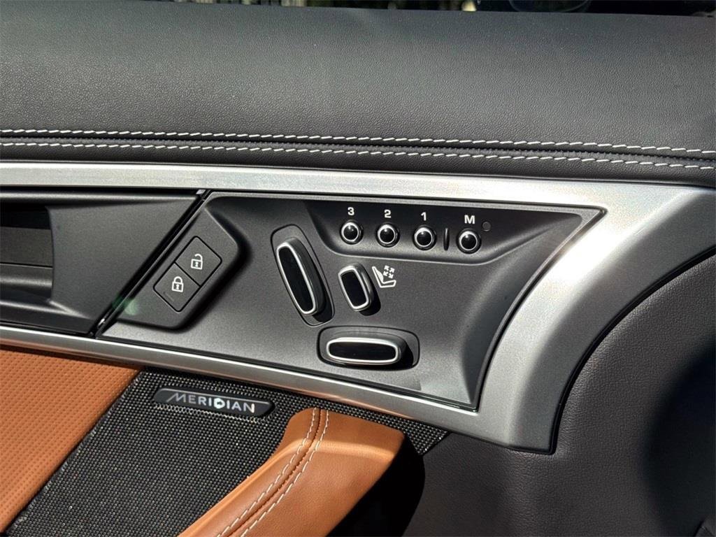 Used 2023 Jaguar F-TYPE R-Dynamic image 12