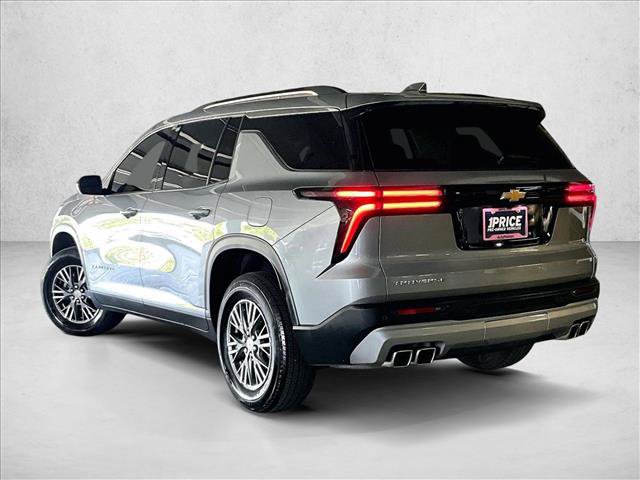 Used 2025 Chevrolet Traverse LT FWD image 13