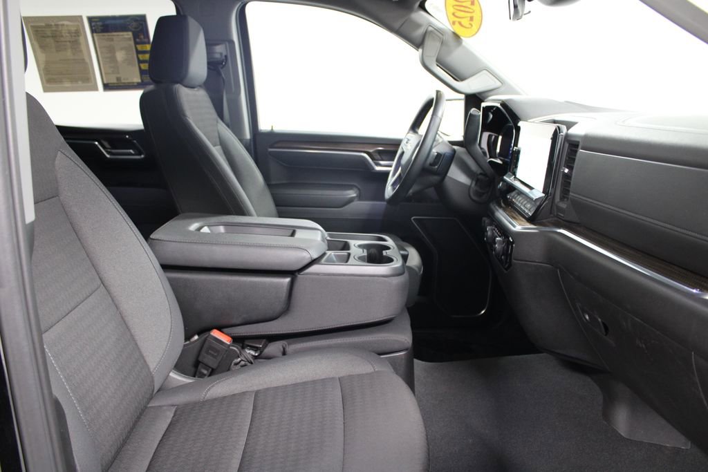 Used 2025 Chevrolet Silverado 1500 LT image 27