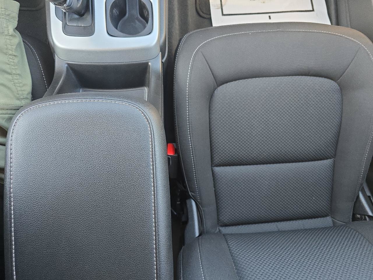 Used 2022 Chevrolet Colorado LT w/ LT Convenience Package AWD/4WD image 32