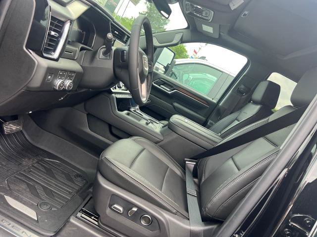 New 2026 GMC Sierra 3500 Denali w/ LPO, Black Badging Package AWD/4WD image 8