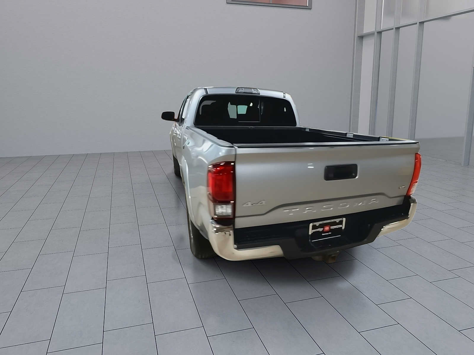 Used 2019 Toyota Tacoma SR5 AWD/4WD image 7