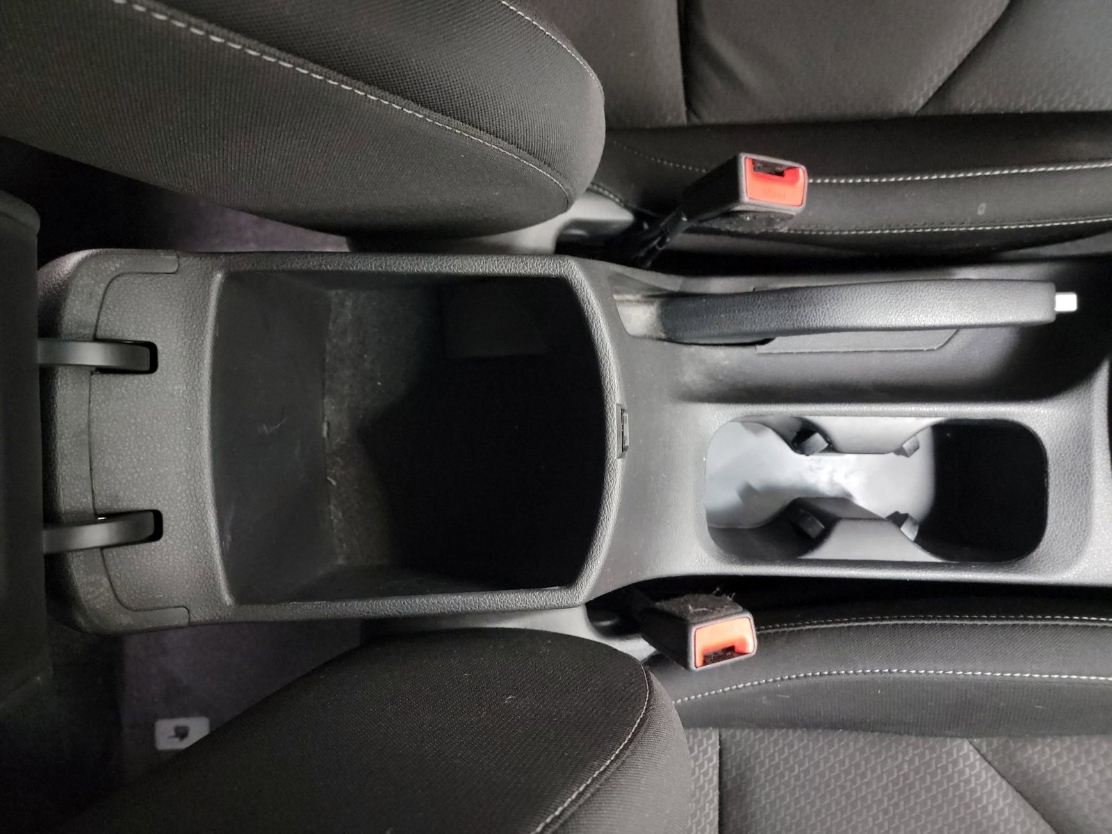 Used 2018 Hyundai Elantra GT image 28