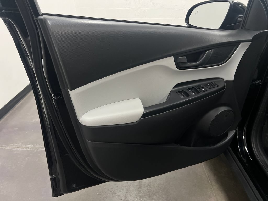 Used 2022 Hyundai Kona SEL w/ Cargo Package FWD image 13