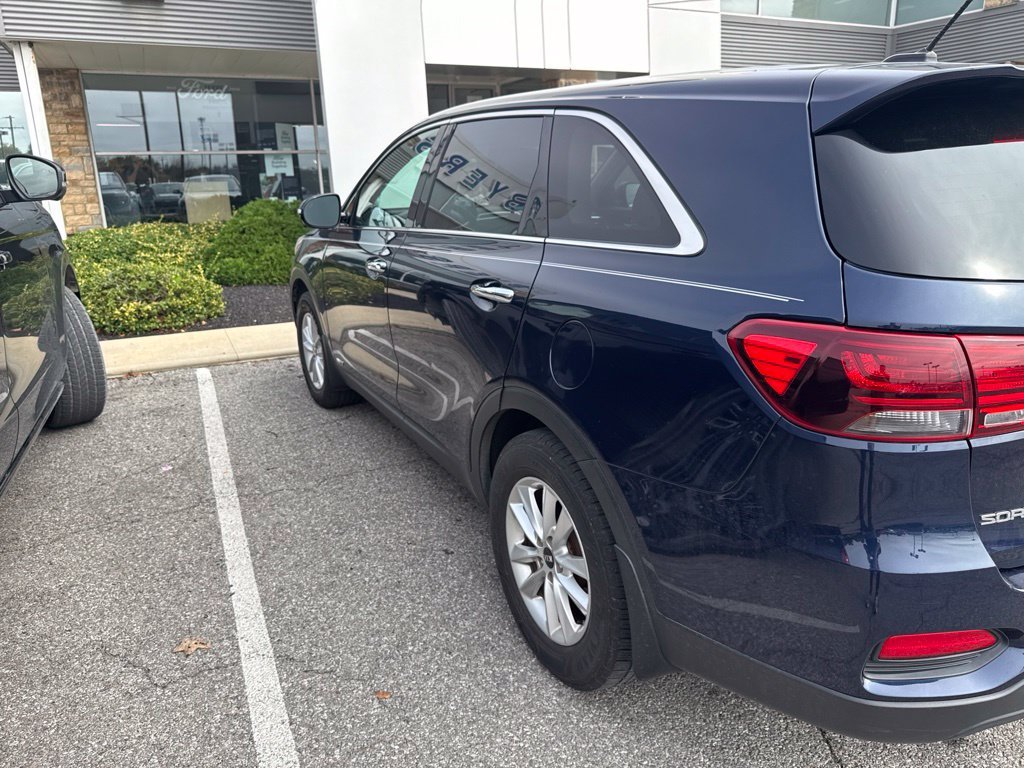 Used 2019 Kia Sorento AWD image 2