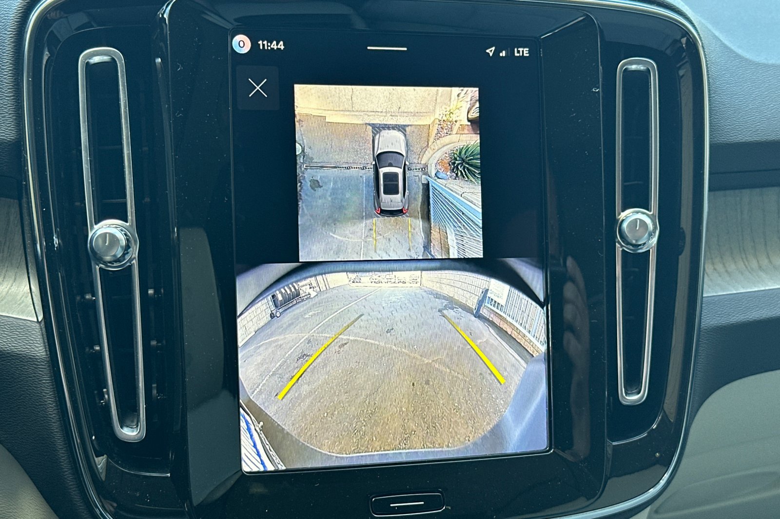New 2026 Volvo XC40 B5 Ultra AWD/4WD image 17