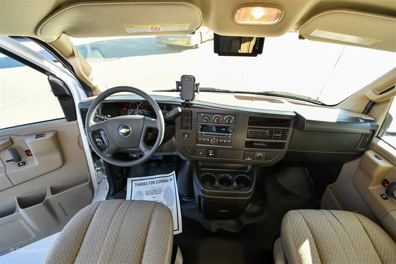 Used 2018 Chevrolet Express 4500 w/ RV Package RWD image 17