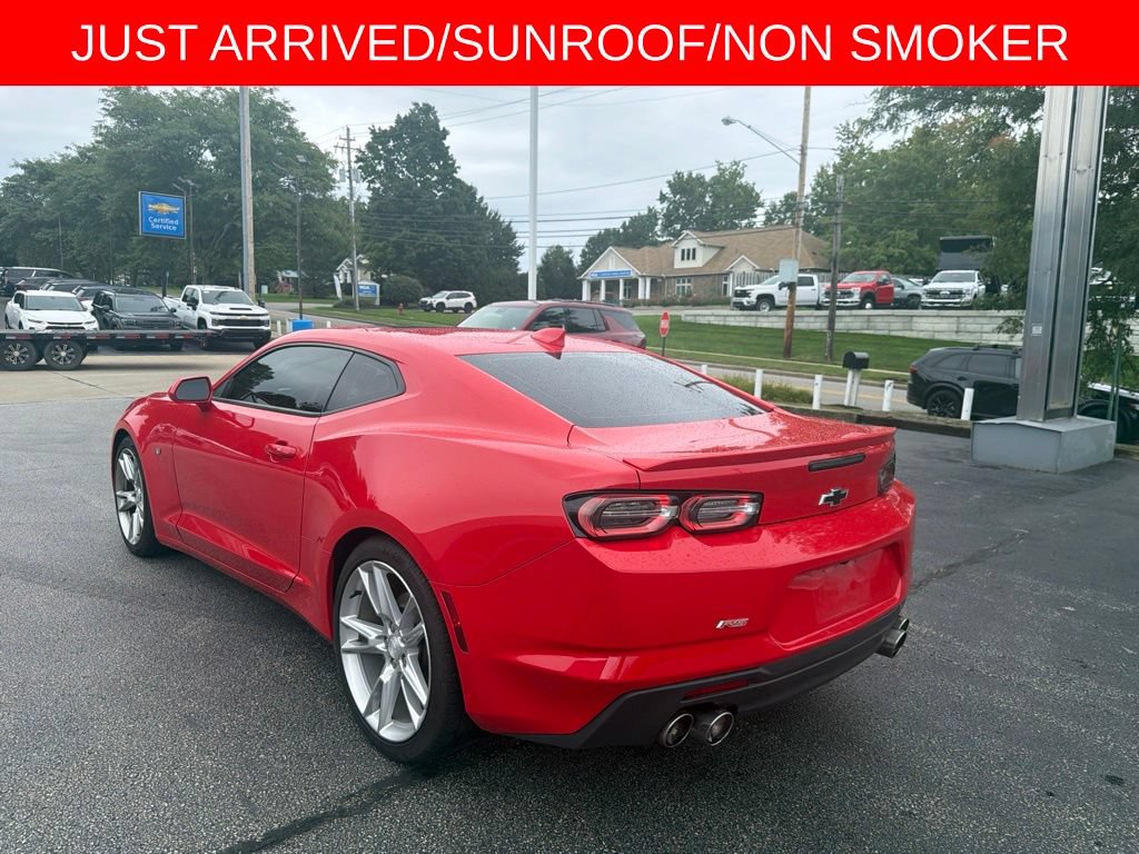 Used 2020 Chevrolet Camaro LT RWD image 4