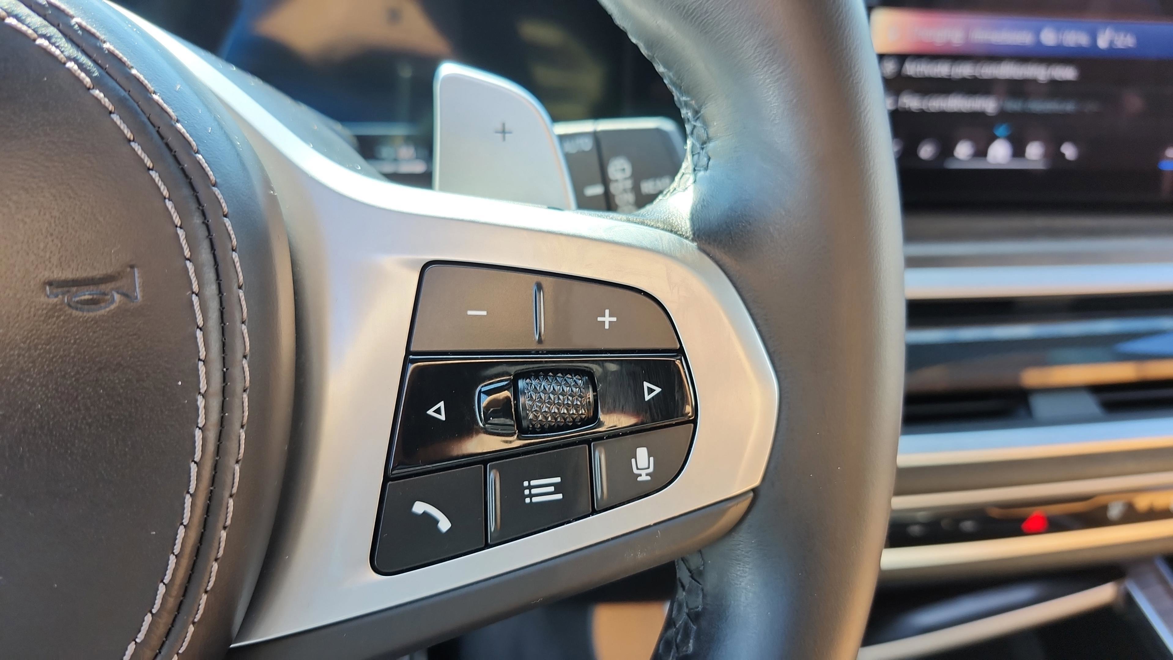 Certified 2024 BMW X5 xDrive50e w/ M Sport Package image 23