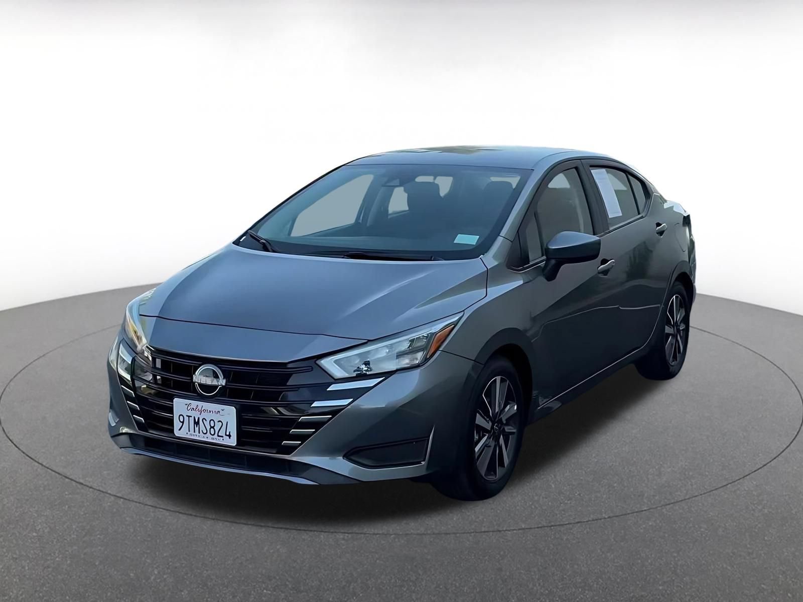 Used 2025 Nissan Versa SV FWD image 6