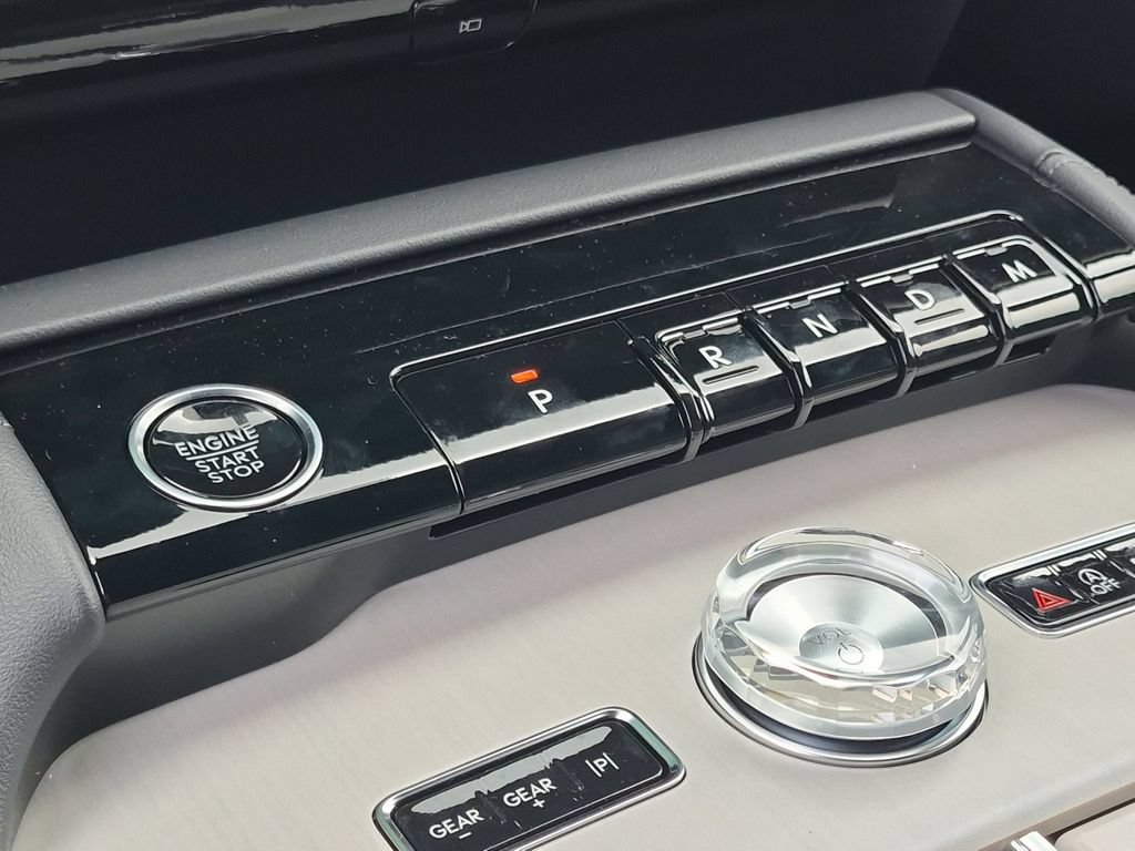 New 2027 Lincoln Navigator Reserve w/ Jet Appearance Package AWD/4WD image 12