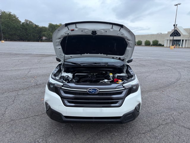 Used 2025 Subaru Forester Premium AWD/4WD image 16