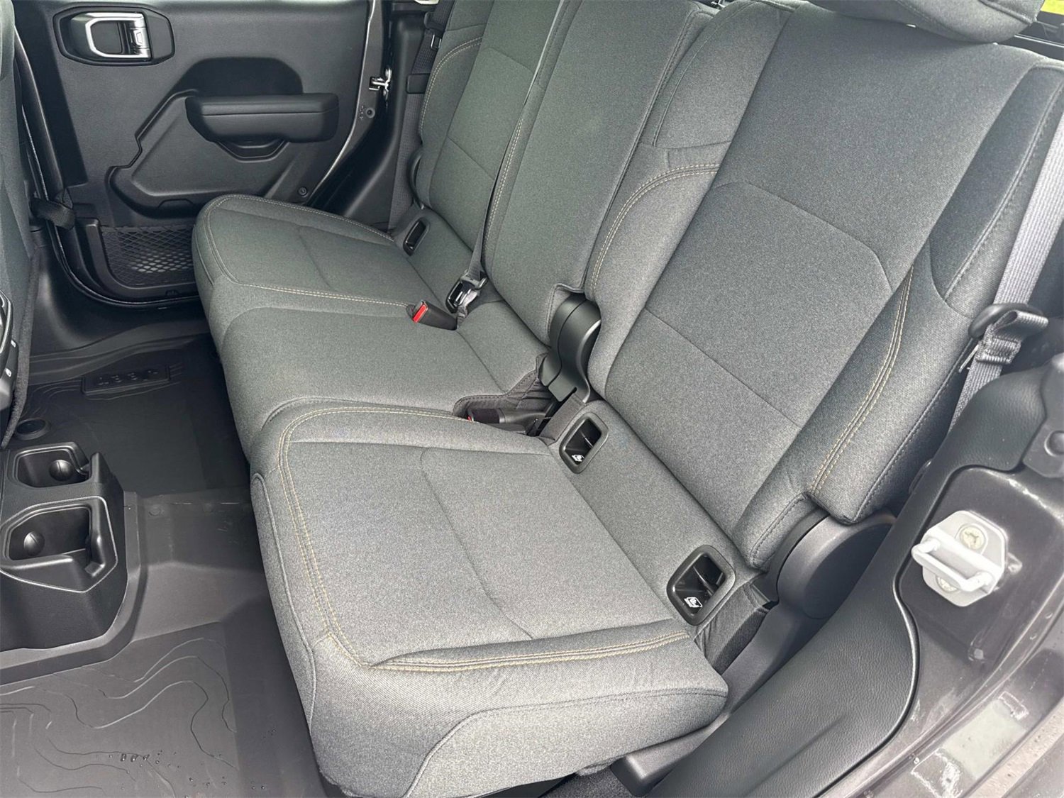 New 2025 Jeep Gladiator Sport image 20