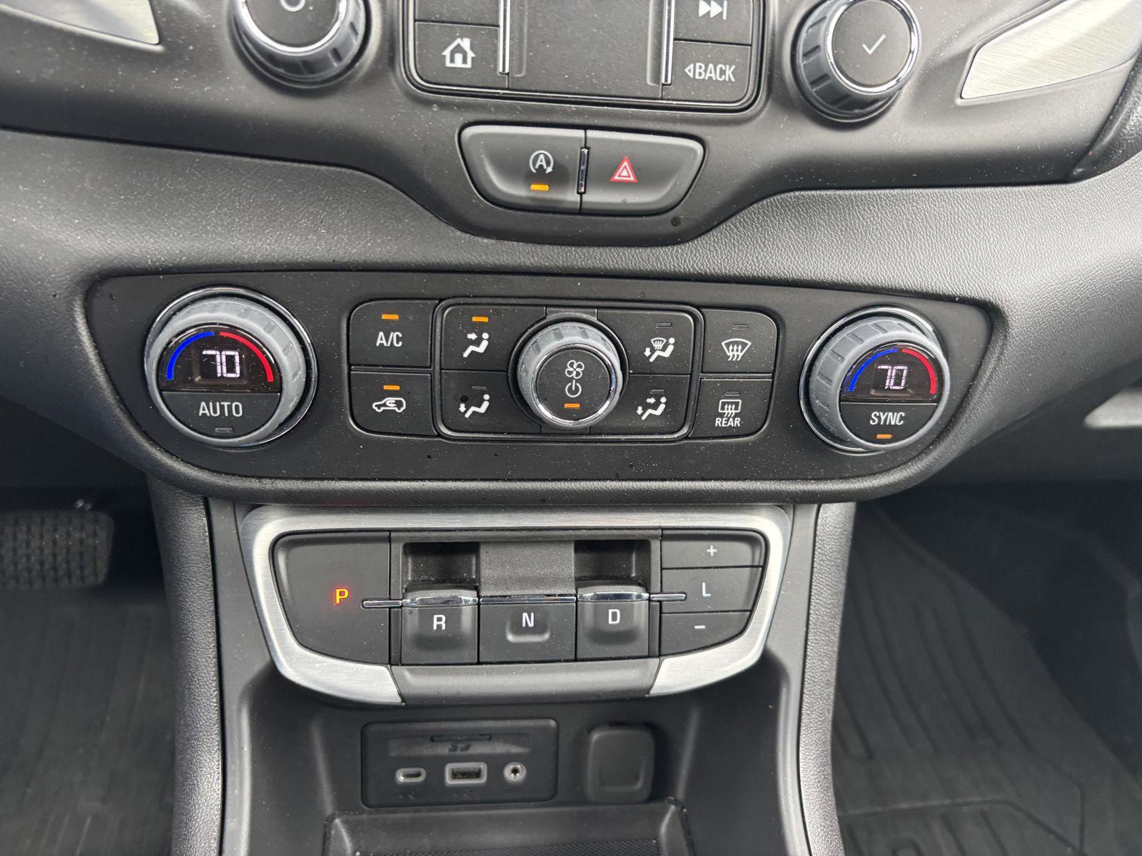 Certified 2024 GMC Terrain SLT w/ Infotainment Package II image 16