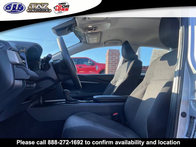 Used 2025 Toyota Camry LE image 9