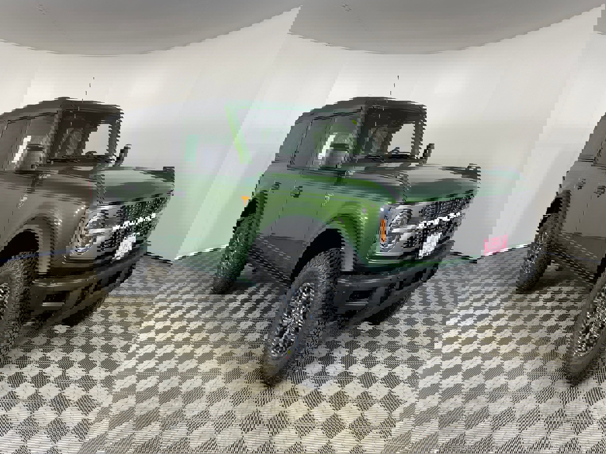 New 2025 Ford Bronco Badlands image 7