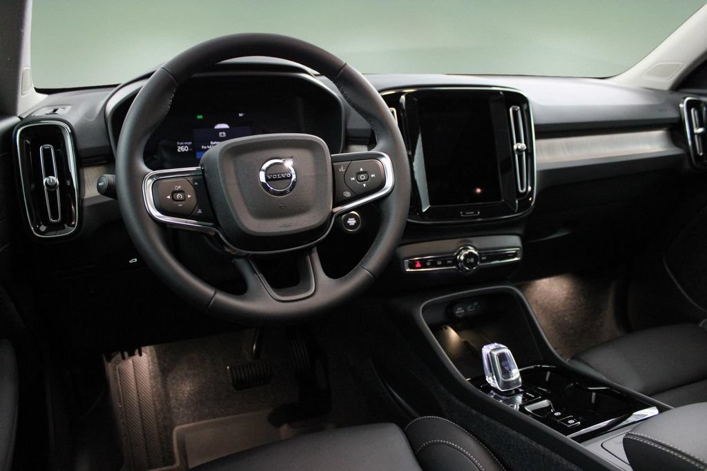 New 2026 Volvo XC40 B5 Plus w/ Climate Package AWD/4WD image 17