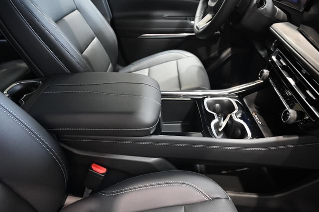 New 2026 Chevrolet Traverse LT w/ Driver Confidence Package FWD image 20