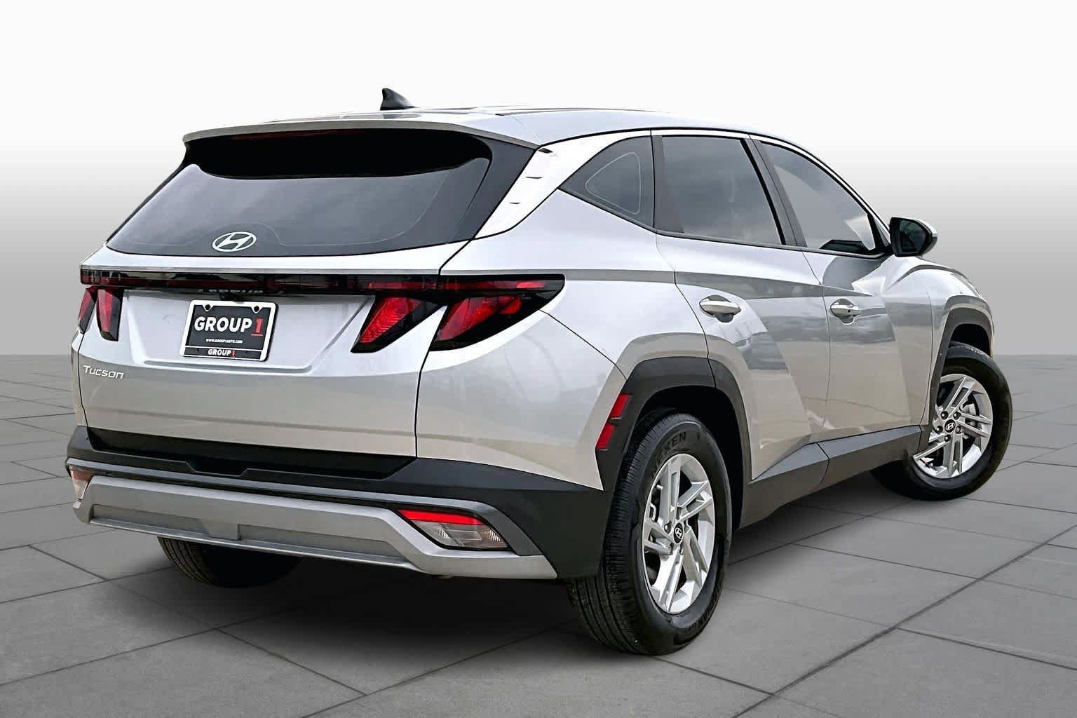 Used 2025 Hyundai Tucson SE FWD image 12