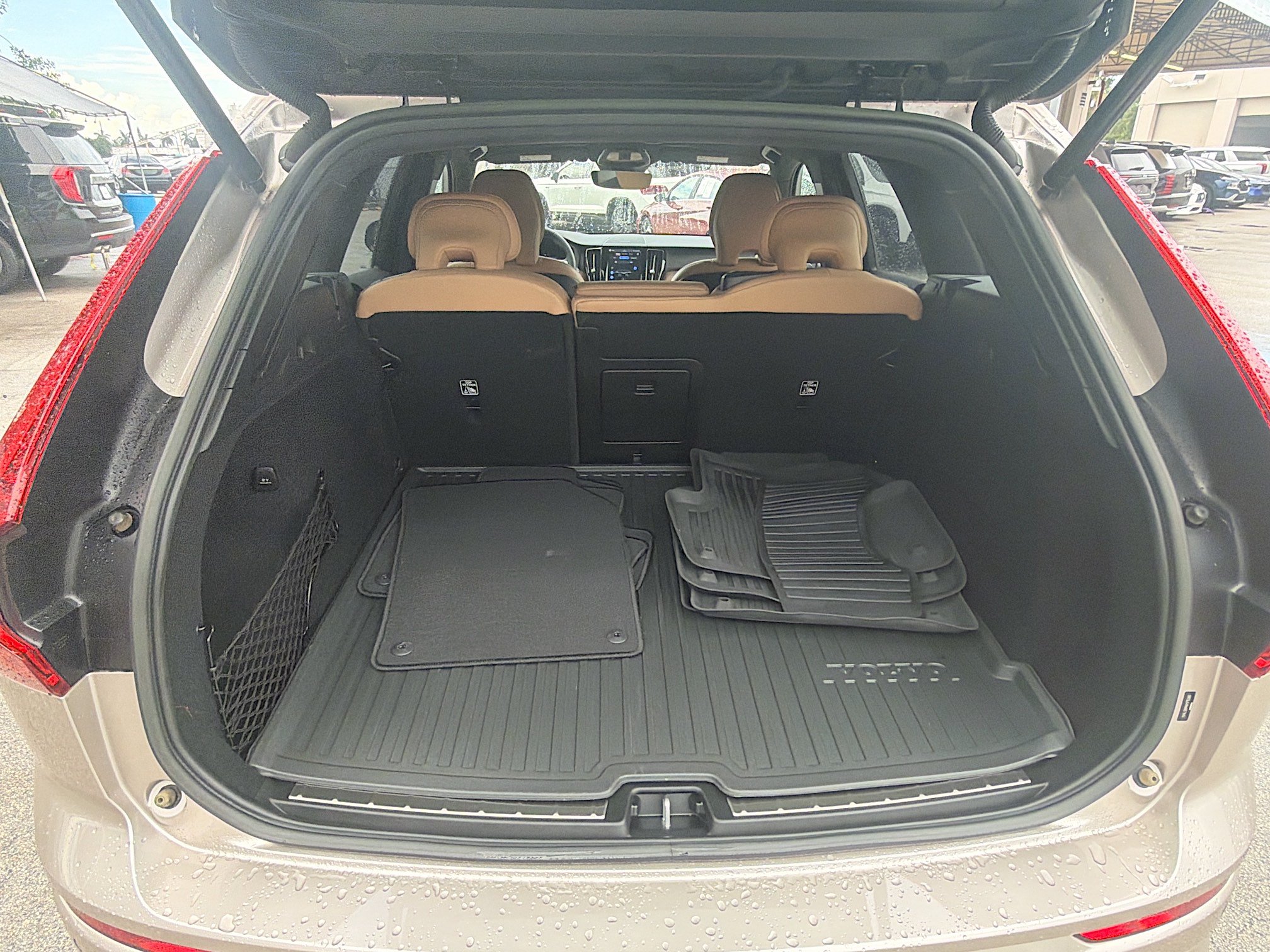 Used 2024 Volvo XC60 B5 Ultimate AWD/4WD image 24