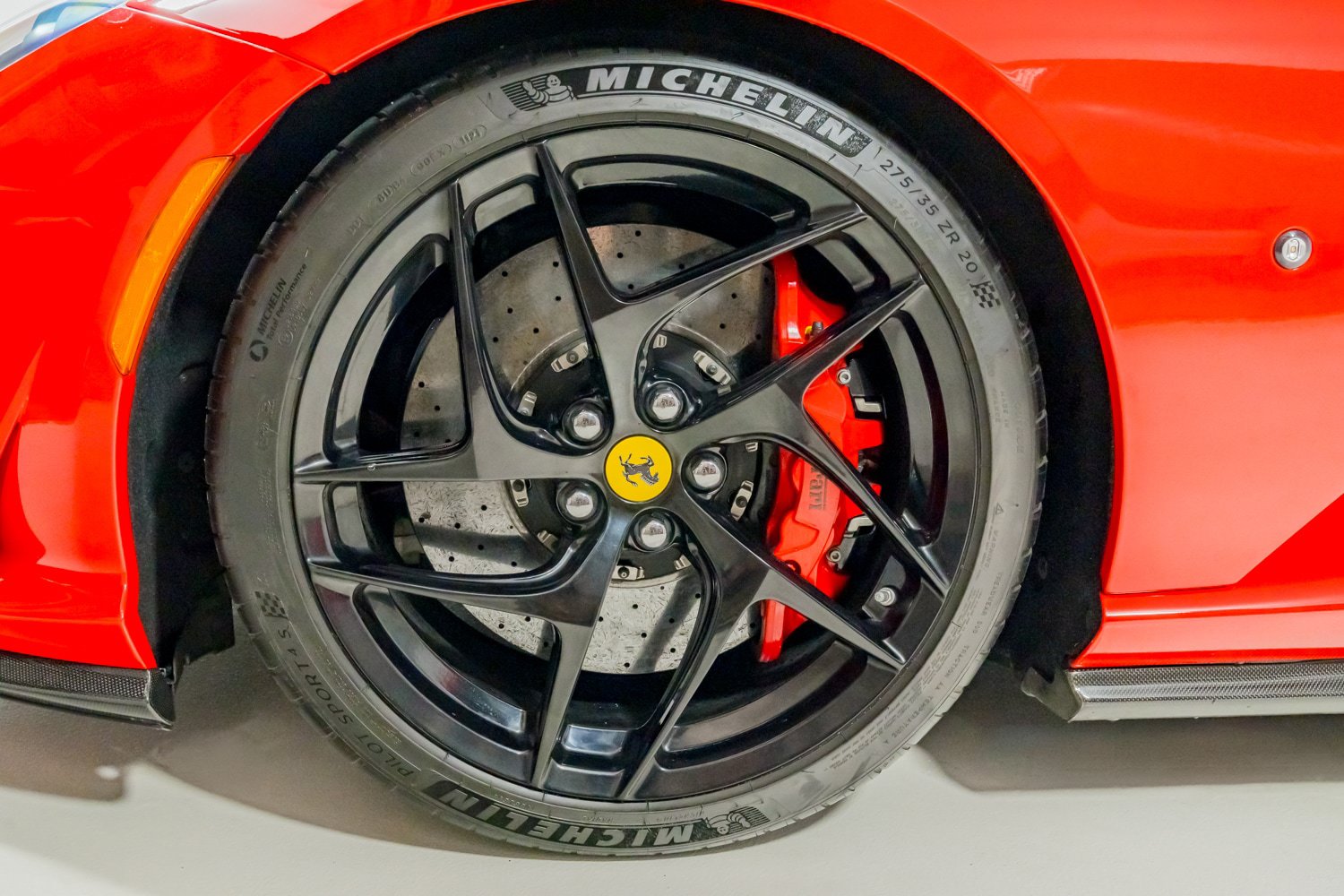 Used 2018 Ferrari 812 Superfast RWD image 12