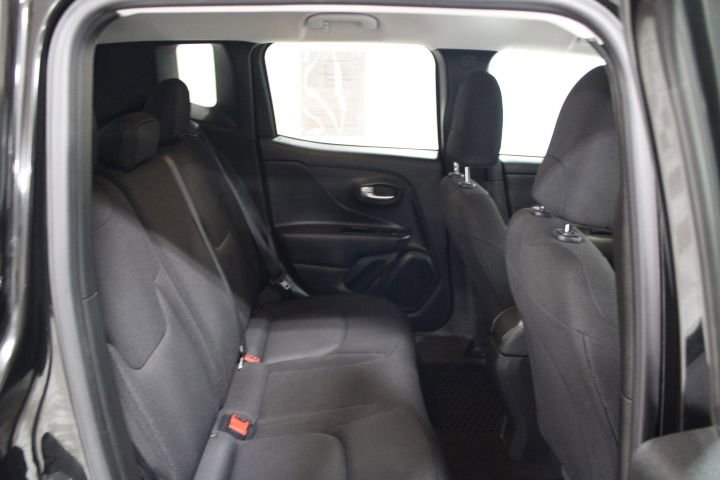 Used 2023 Jeep Renegade Latitude image 23