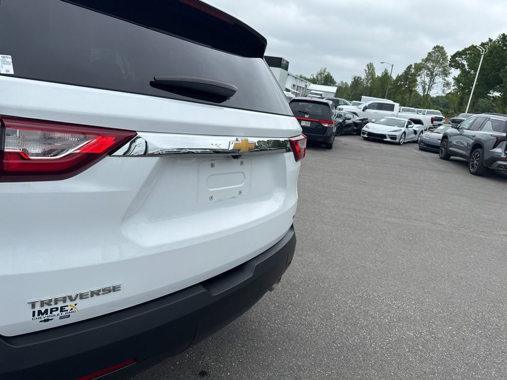 Used 2020 Chevrolet Traverse LT FWD image 31
