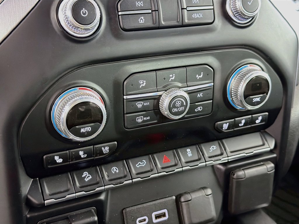 Used 2019 GMC Sierra 1500 SLT w/ SLT Convenience Package AWD/4WD image 16