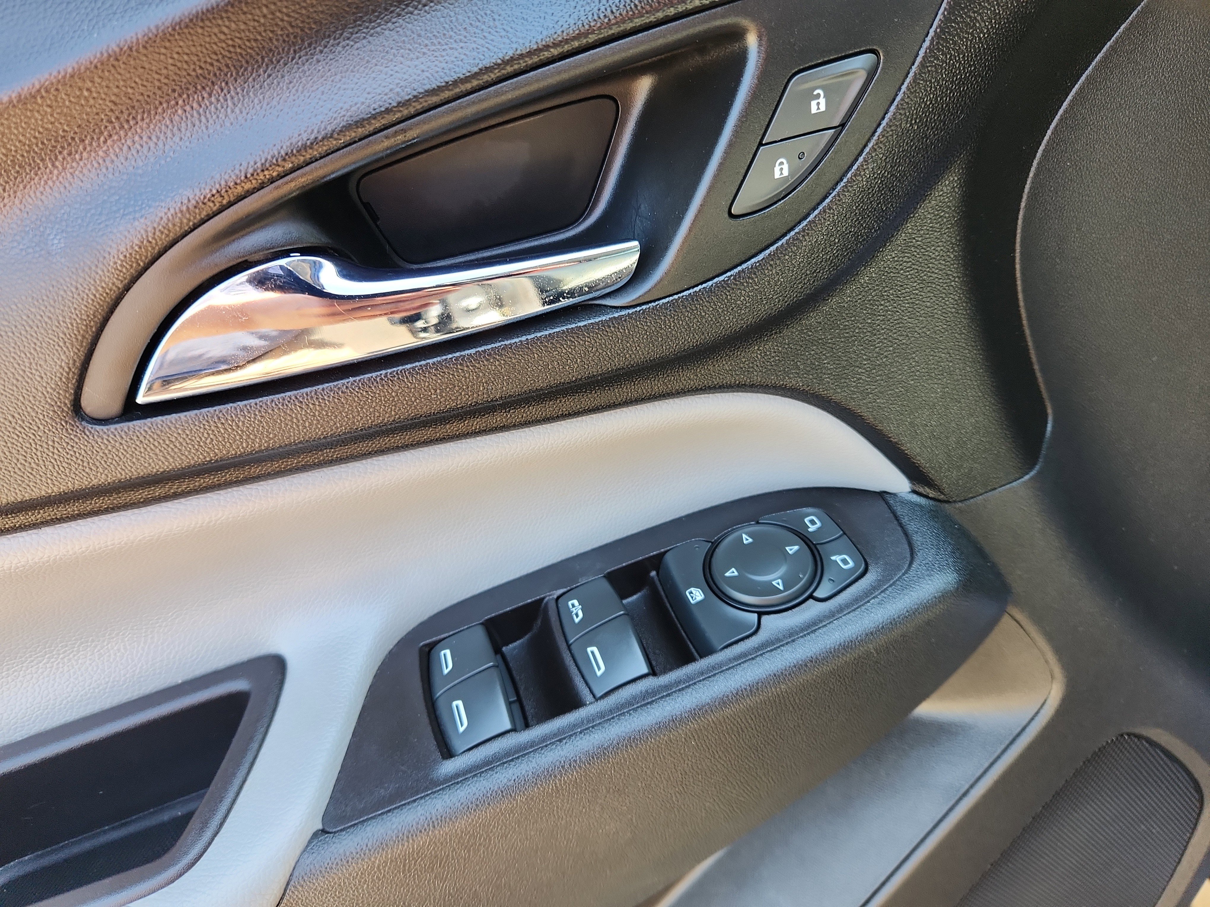 Used 2021 Chevrolet Equinox LS w/ LS Convenience Package FWD image 21