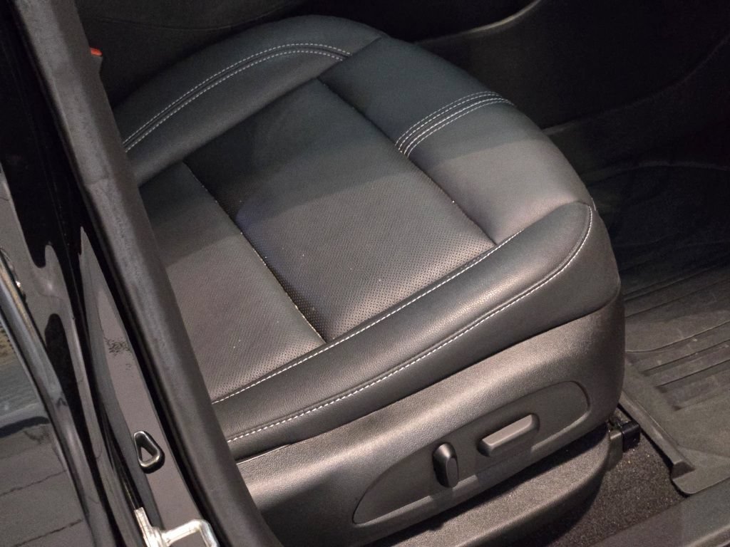 Certified 2023 Chevrolet Blazer LT AWD/4WD image 6