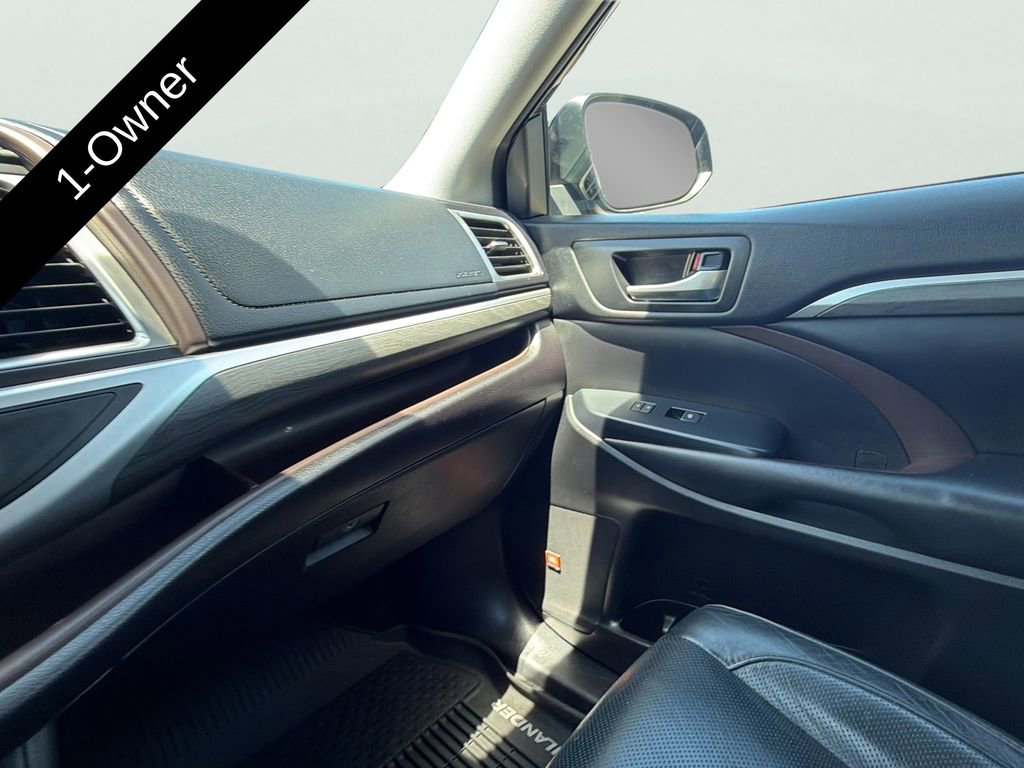 Used 2018 Toyota Highlander Limited FWD image 45