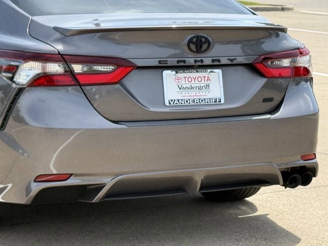 Used 2022 Toyota Camry SE FWD image 6