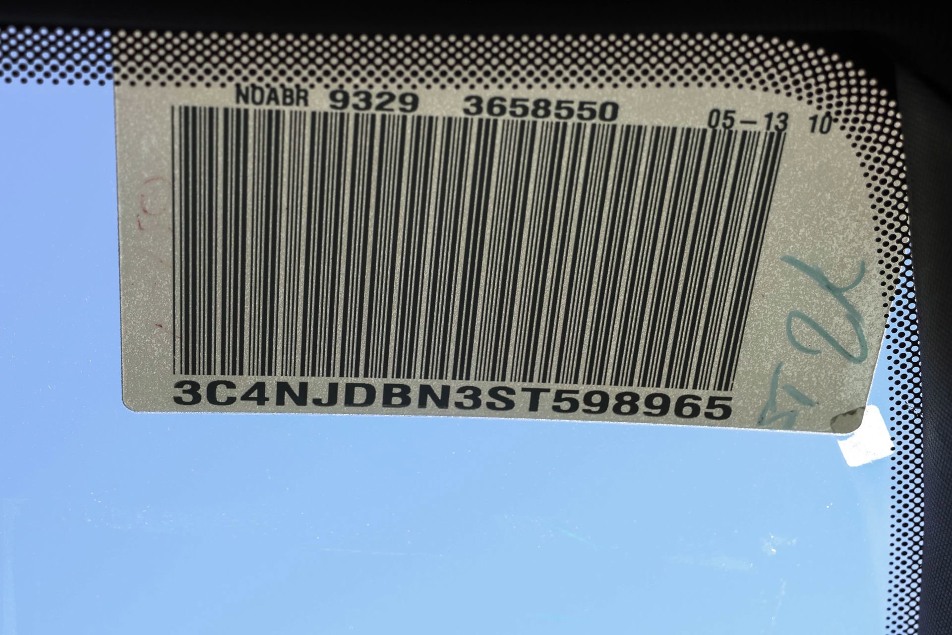 New 2025 Jeep Compass Latitude w/ Sun & Sound Group image 31