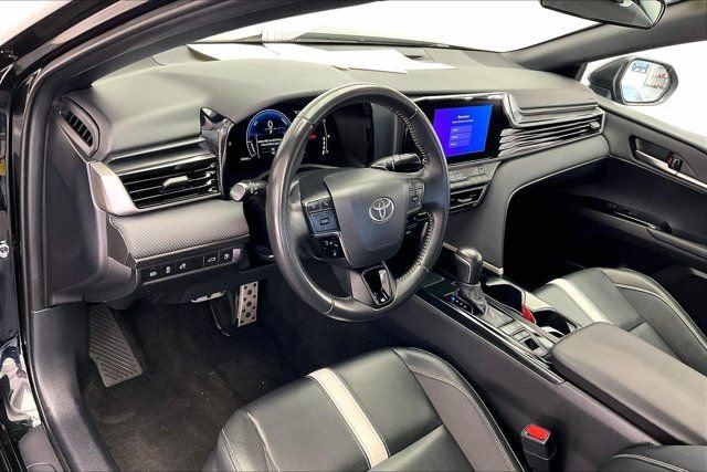 Used 2025 Toyota Camry SE FWD image 14